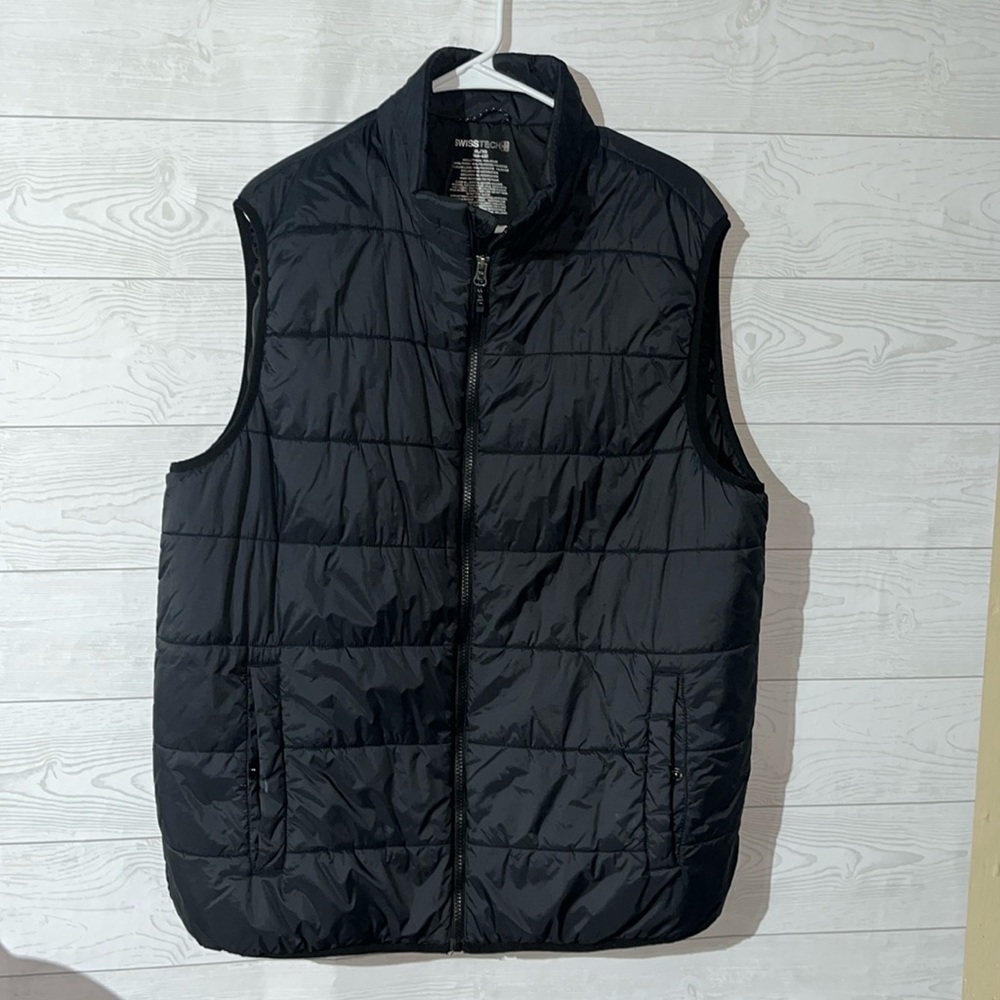 Men’s Swiss tech Vest